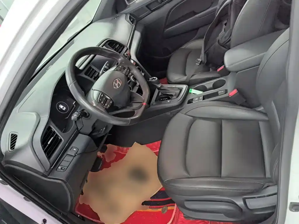 Hyundai Elantra — фото 15