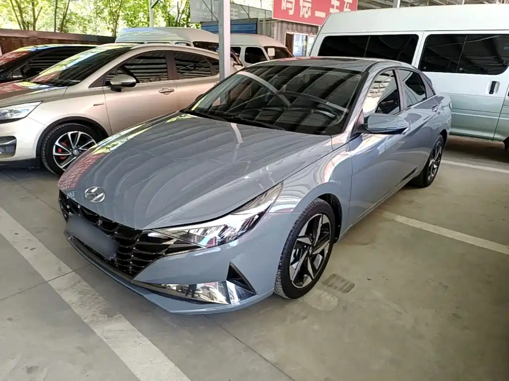 Hyundai Elantra — фото 2