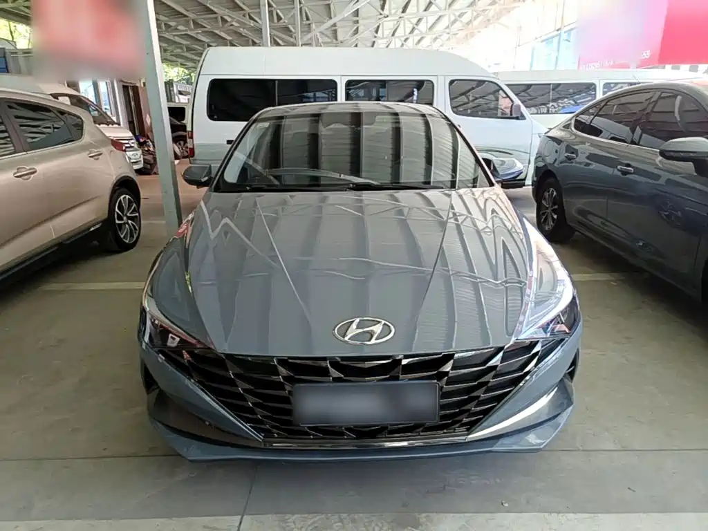 Hyundai Elantra — фото 3