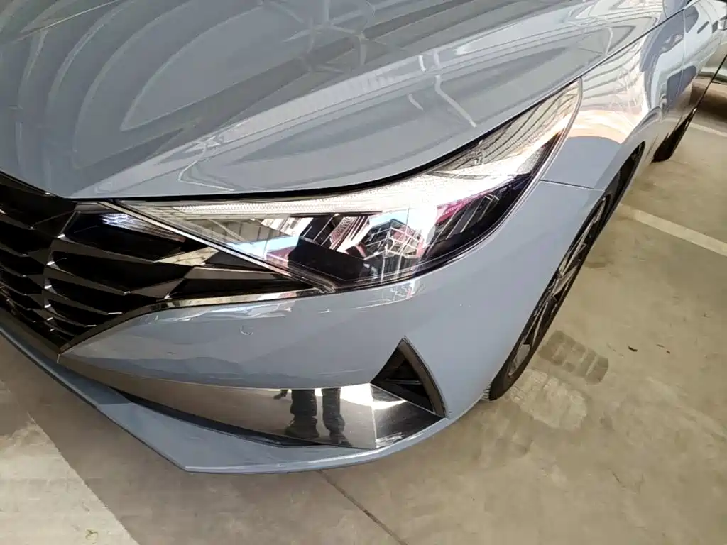 Hyundai Elantra — фото 24