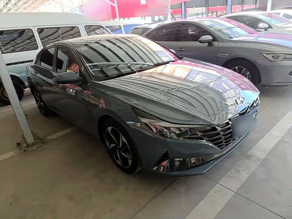 Hyundai Elantra — фото 4