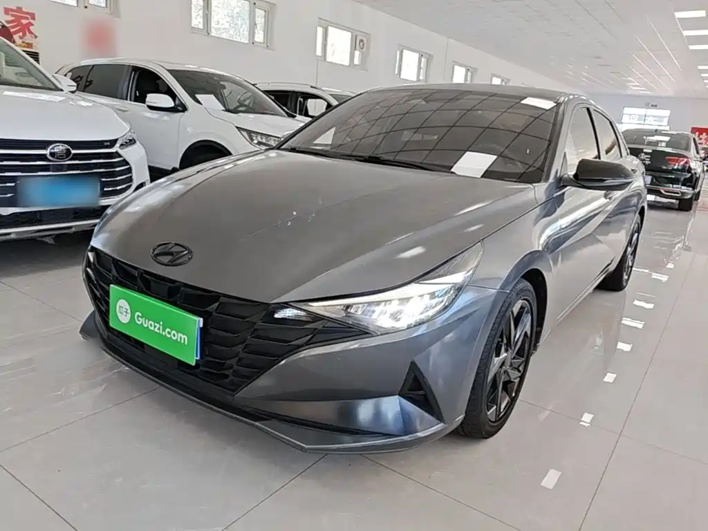 Hyundai Elantra — фото 2