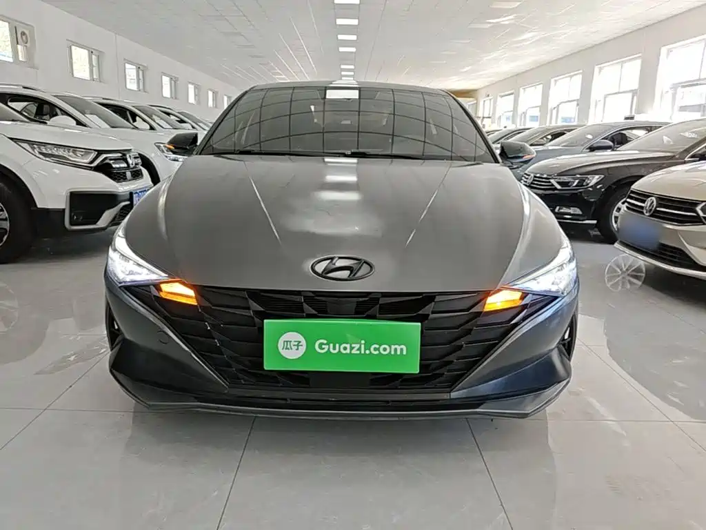 Hyundai Elantra — фото 3