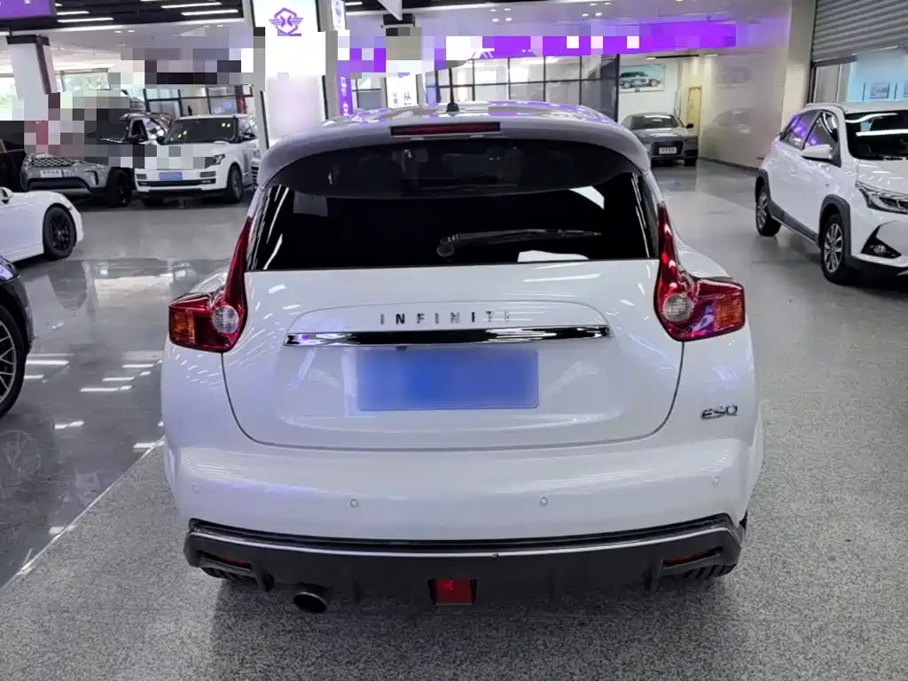 Infiniti ESQ — фото 6