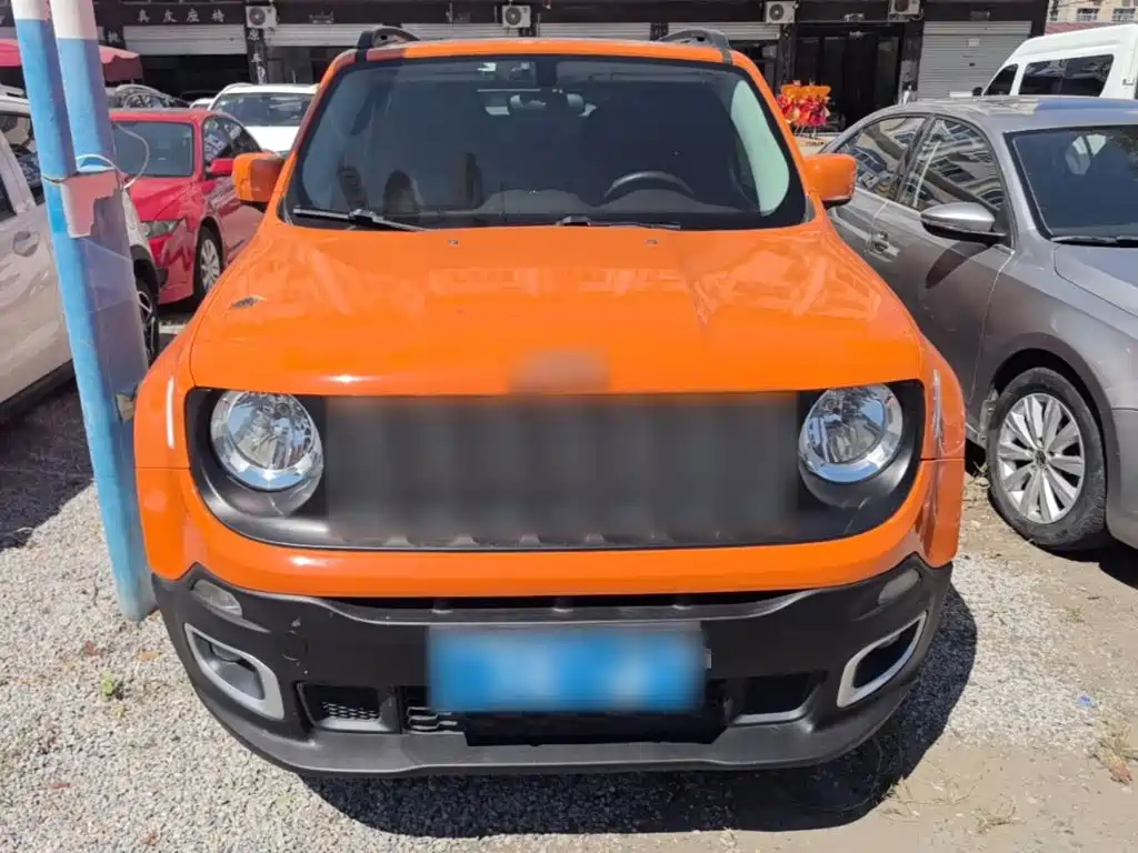 Jeep Renegade — фото 3