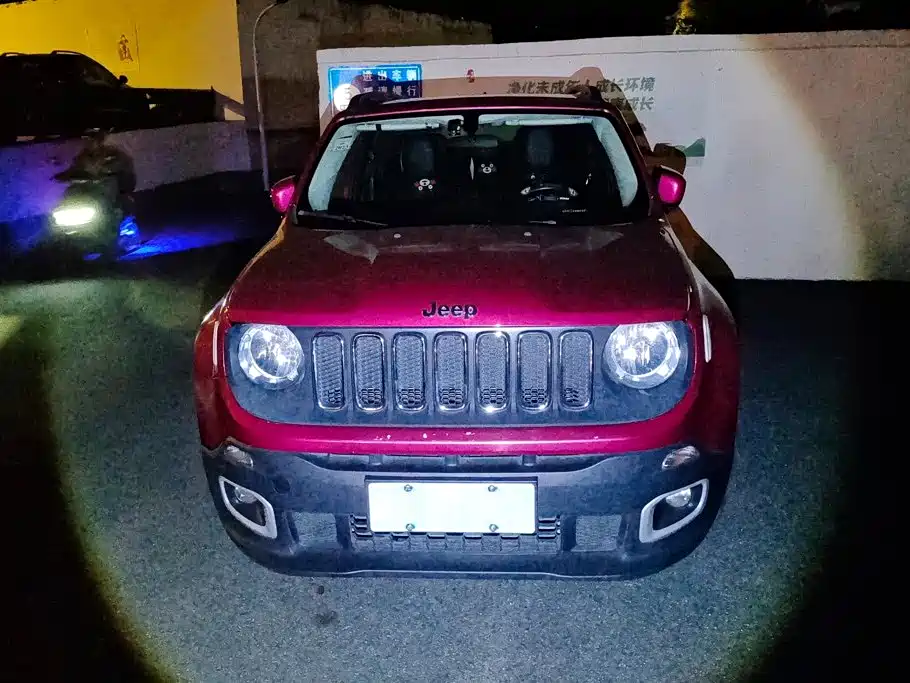 Jeep Renegade — фото 2