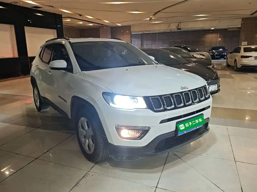Jeep Compass — фото 4