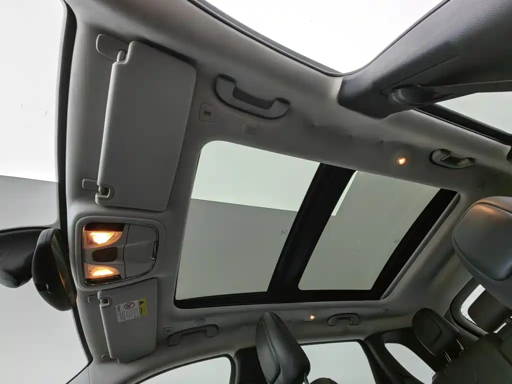 Jeep Cherokee — фото 14