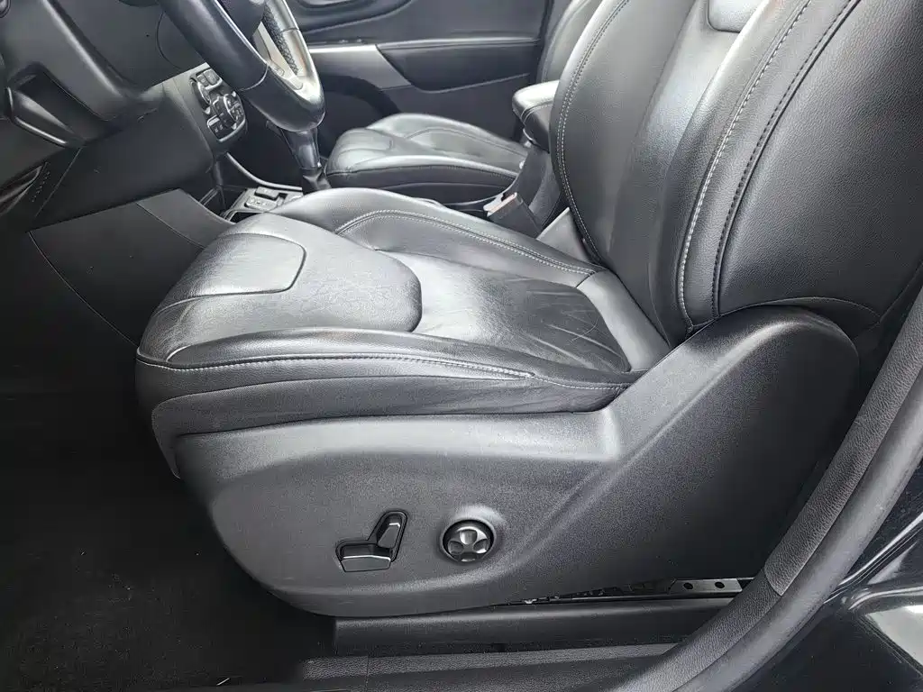 Jeep Cherokee — фото 20