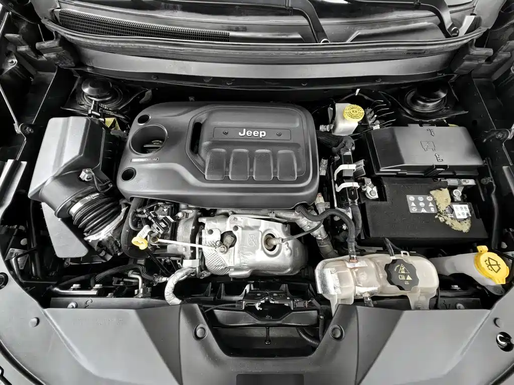 Jeep Cherokee — фото 6