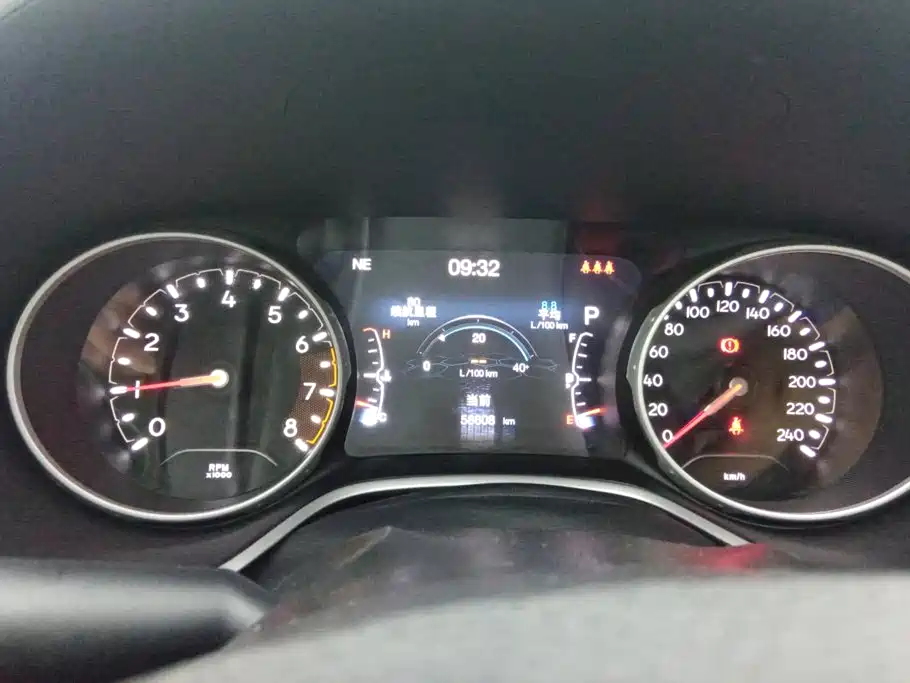 Jeep Compass — фото 14
