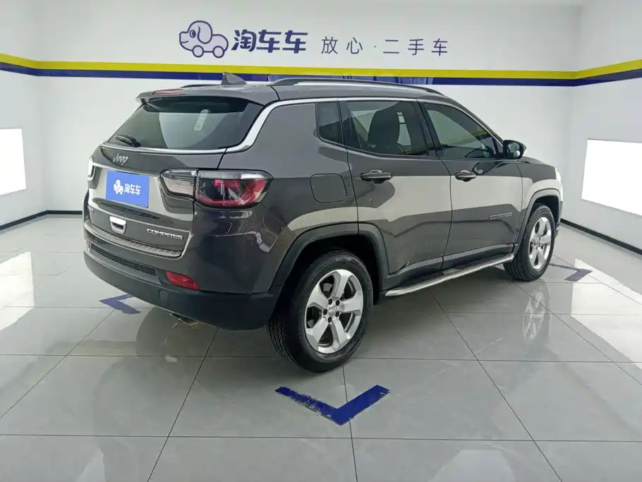 Jeep Compass — фото 3