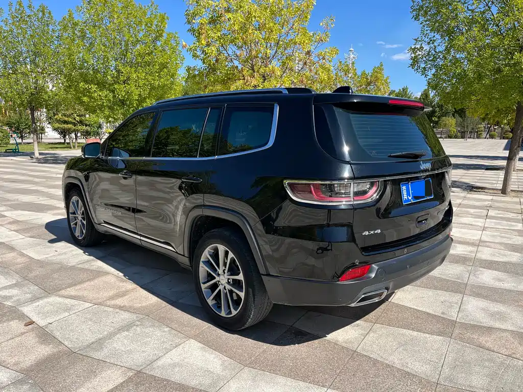 Jeep Grand Commander — фото 4