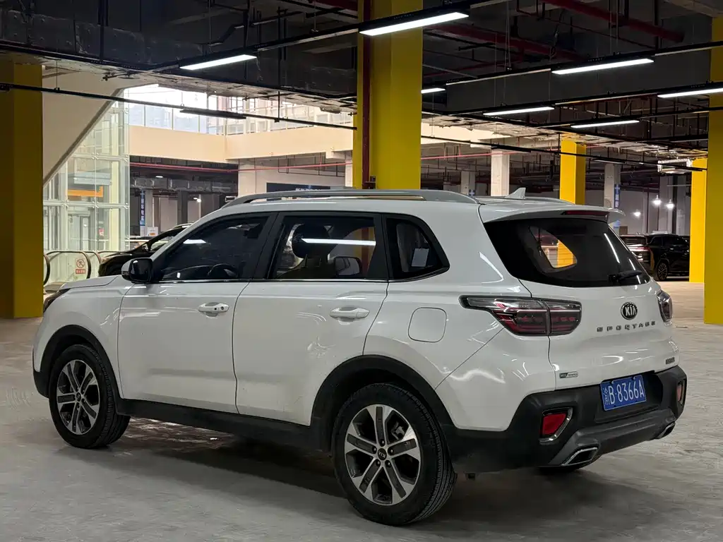 Kia Sportage — фото 6