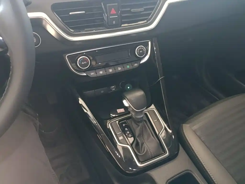 Kia Sportage — фото 14