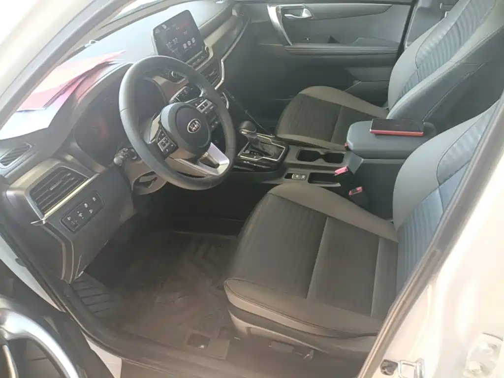 Kia Sportage — фото 15