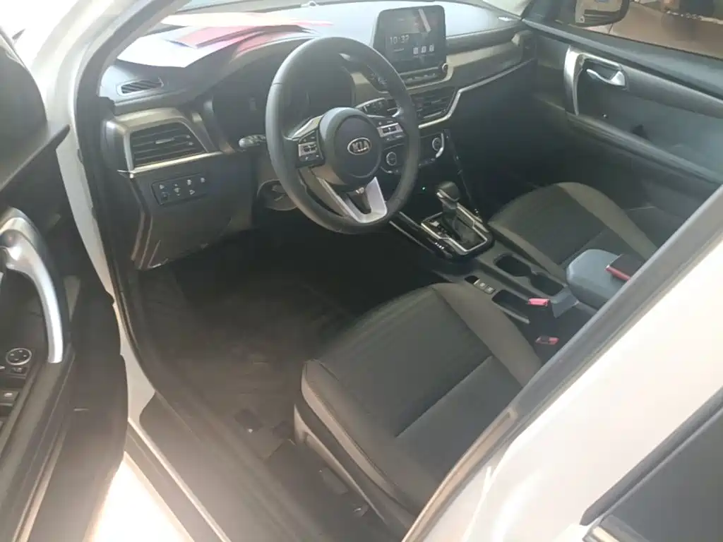 Kia Sportage — фото 16