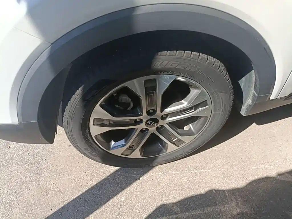 Kia Sportage — фото 23
