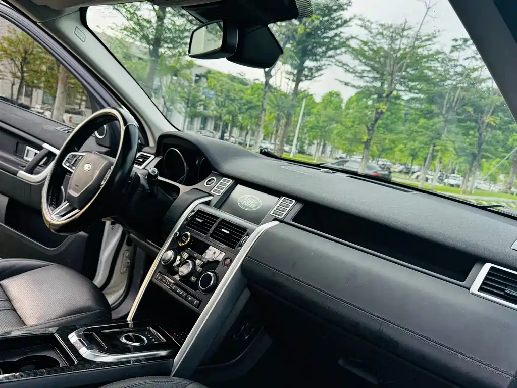 Land Rover Discovery Sport — фото 13