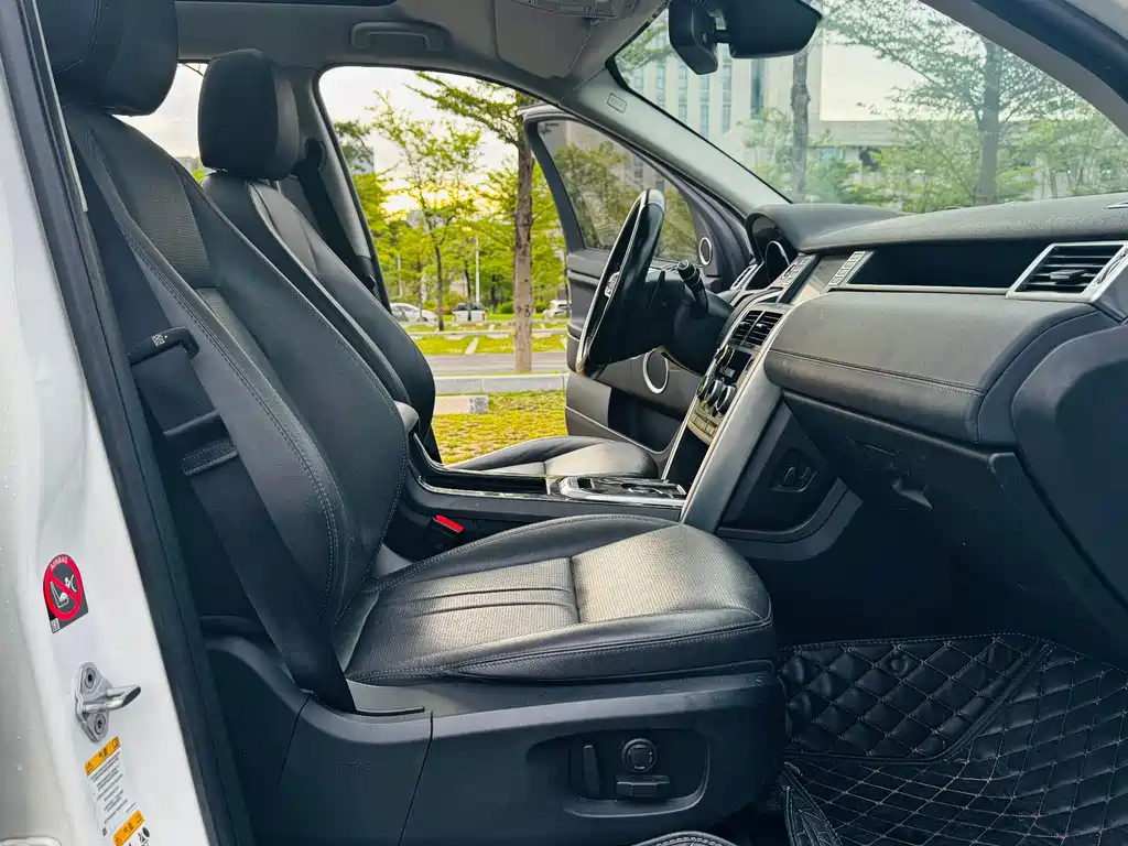 Land Rover Discovery Sport — фото 15