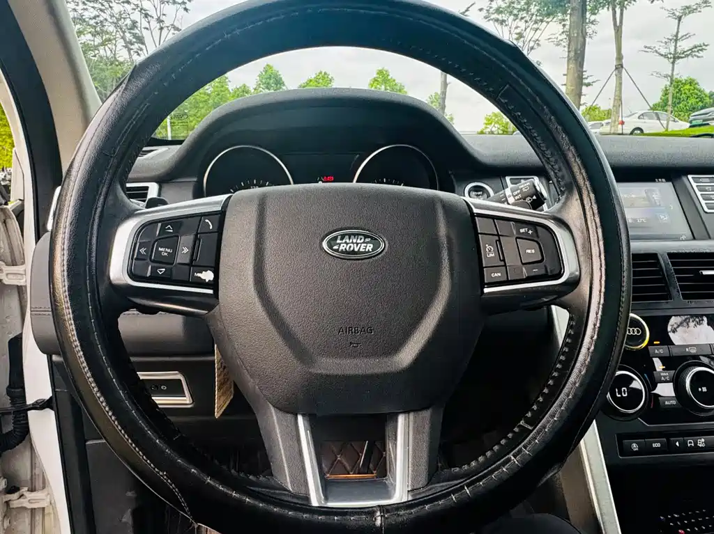 Land Rover Discovery Sport — фото 20