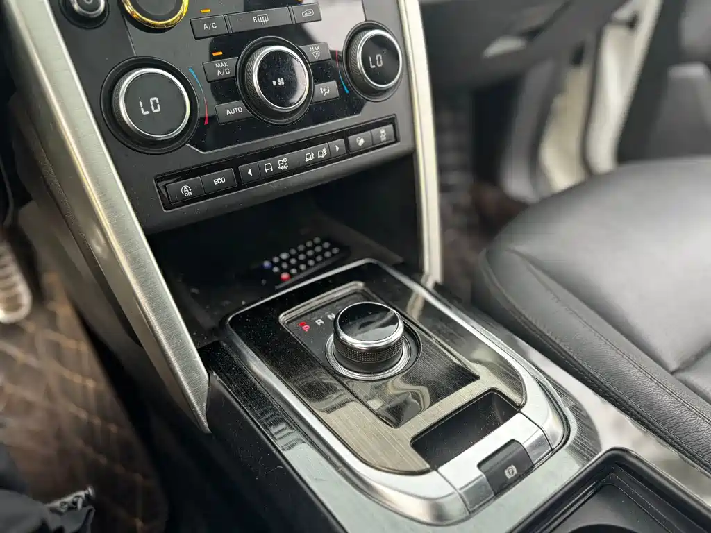 Land Rover Discovery Sport — фото 22