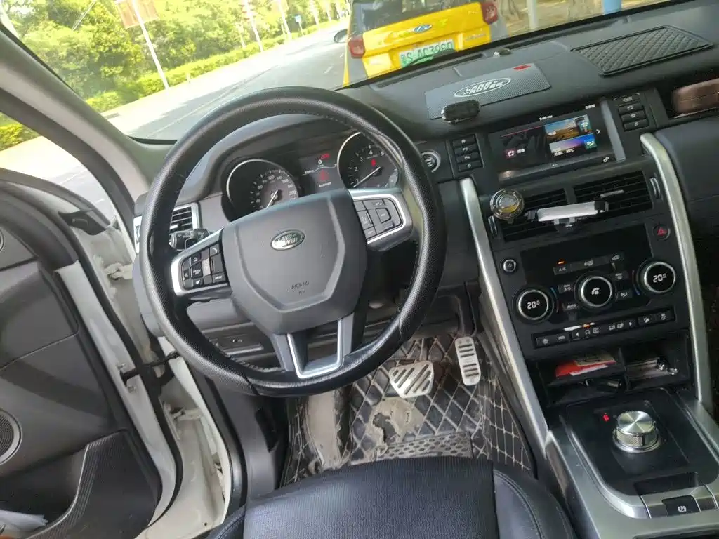 Land Rover Discovery Sport — фото 11