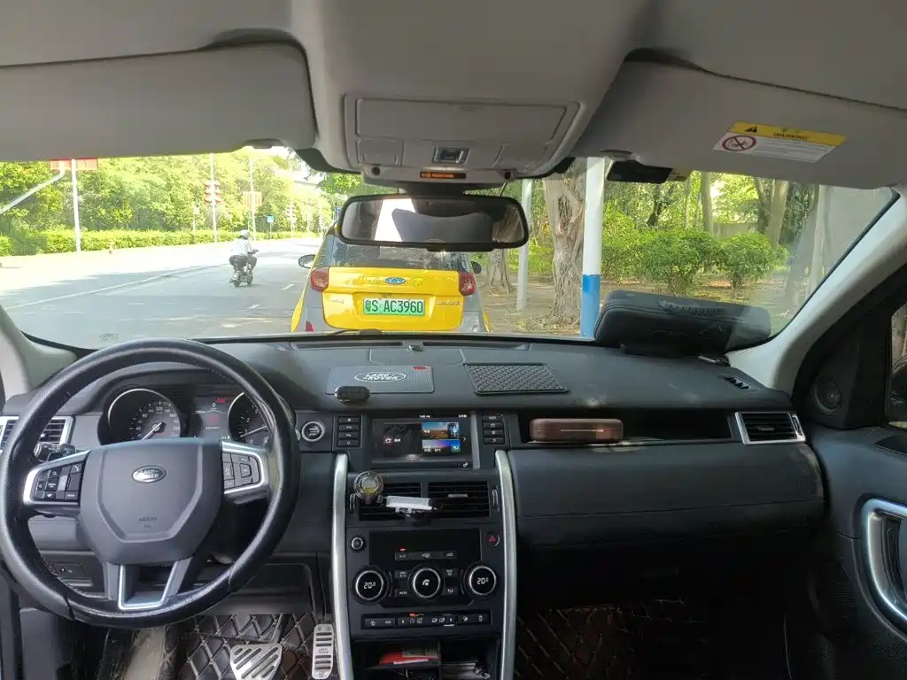 Land Rover Discovery Sport — фото 19