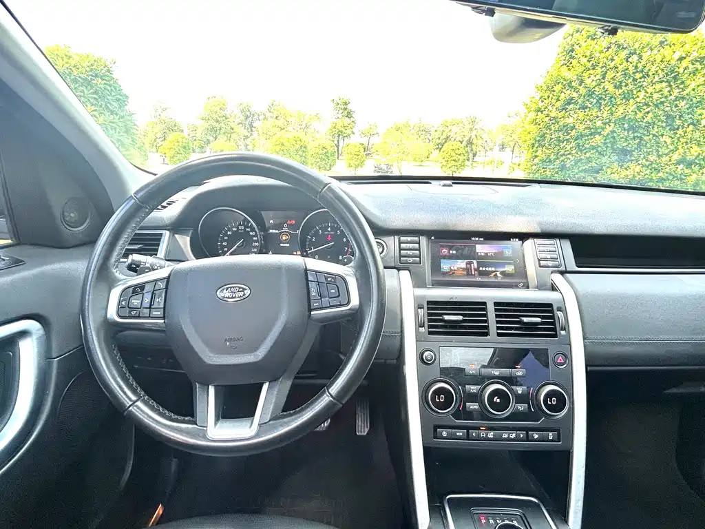 Land Rover Discovery Sport — фото 17