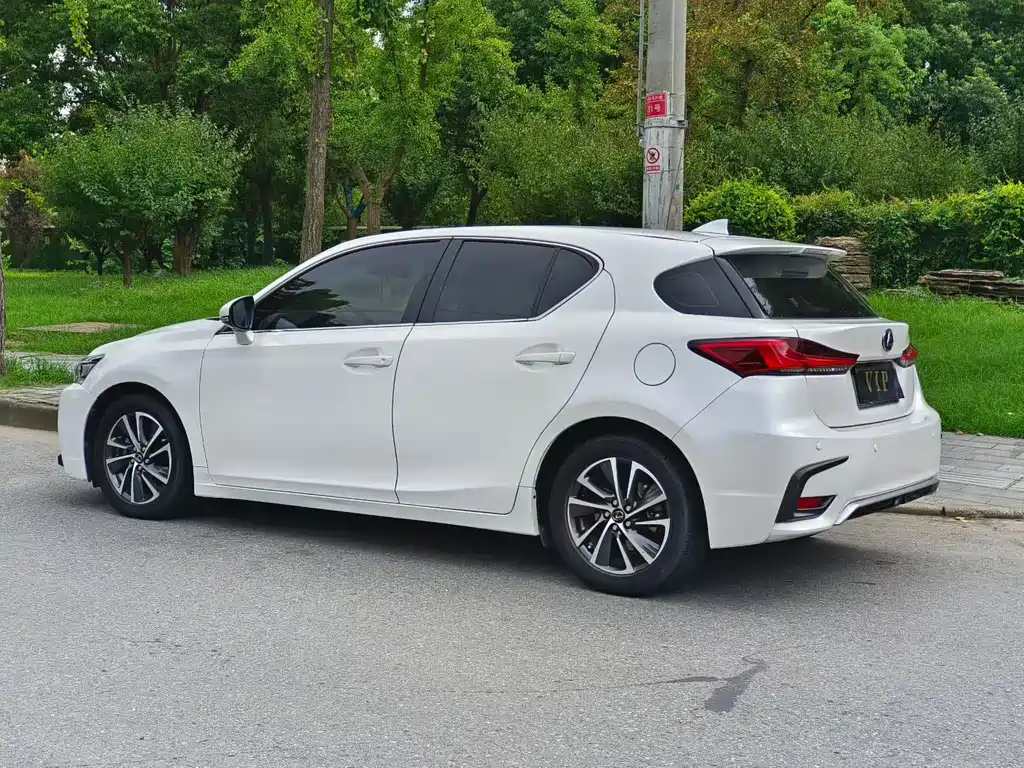 Lexus CT — фото 7