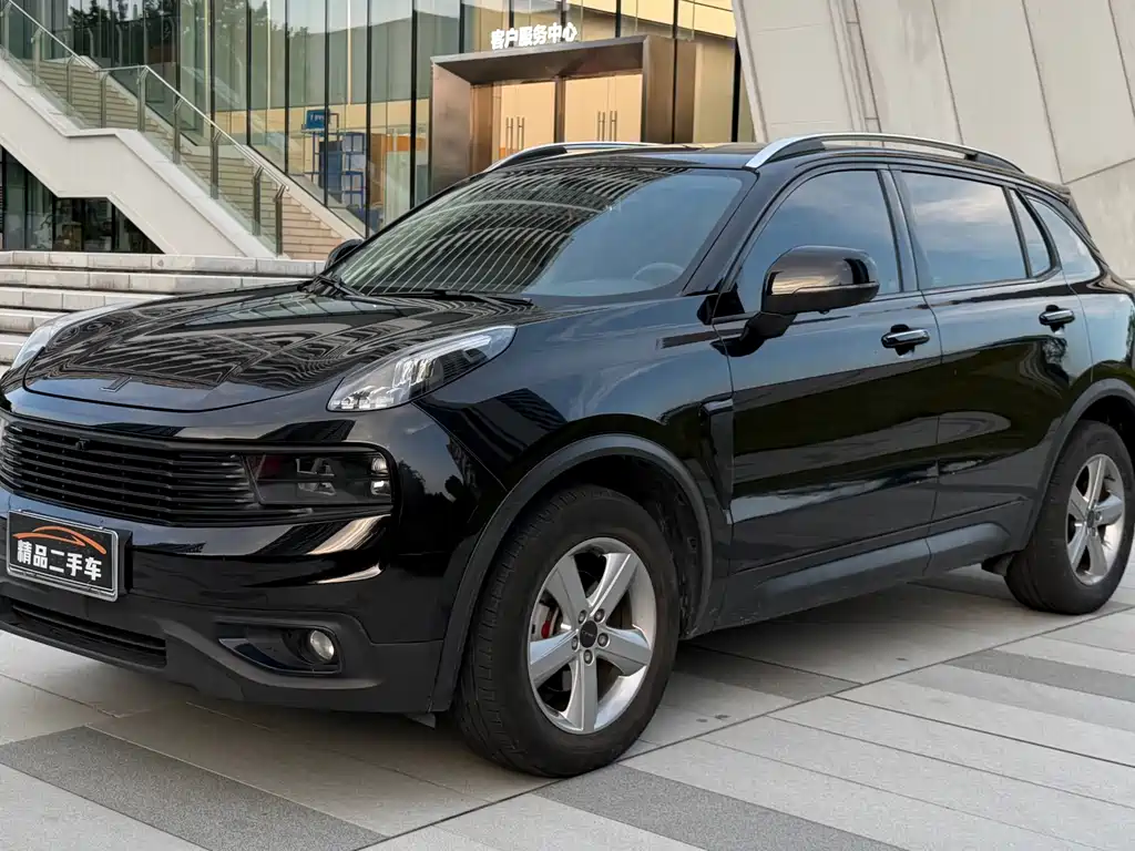 Lynk & Co 01