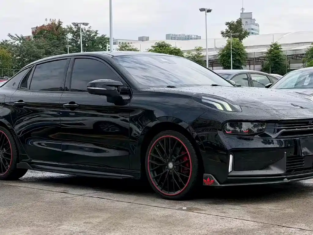 Lynk & Co 03 — фото 2
