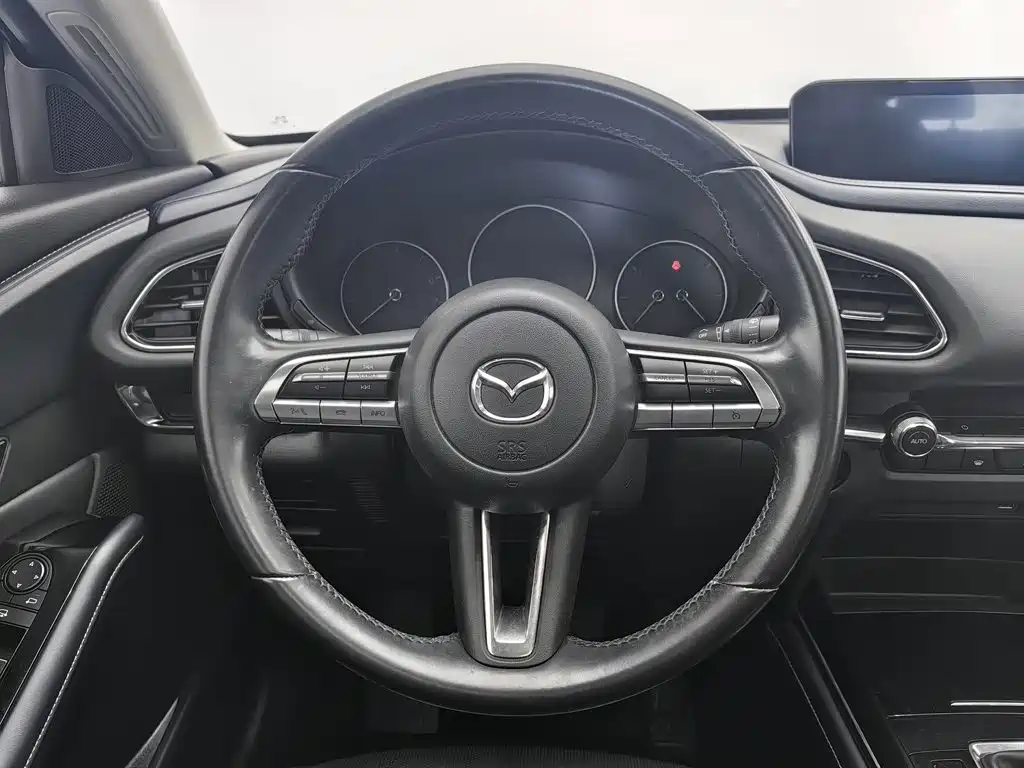 Mazda CX-30 — фото 11