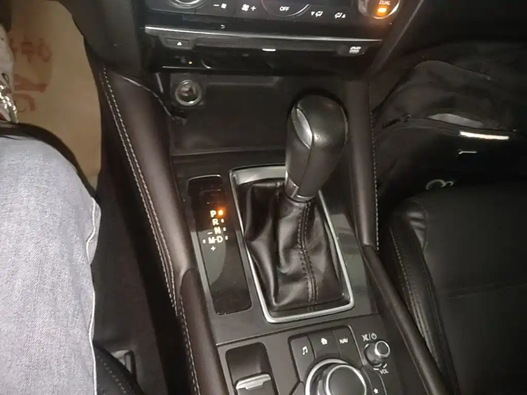 Mazda Atenza — фото 14