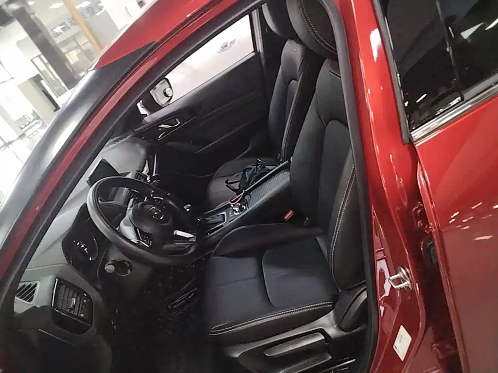Mazda CX-4 — фото 15