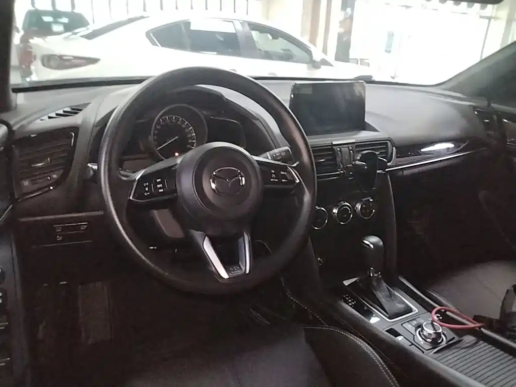 Mazda CX-4 — фото 10