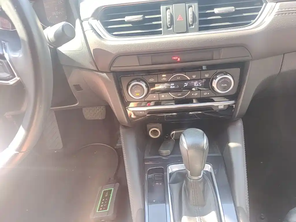 Mazda Atenza — фото 10