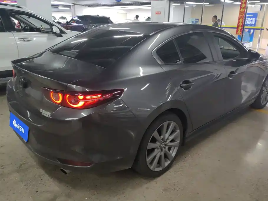 Mazda 3 Axela — фото 3