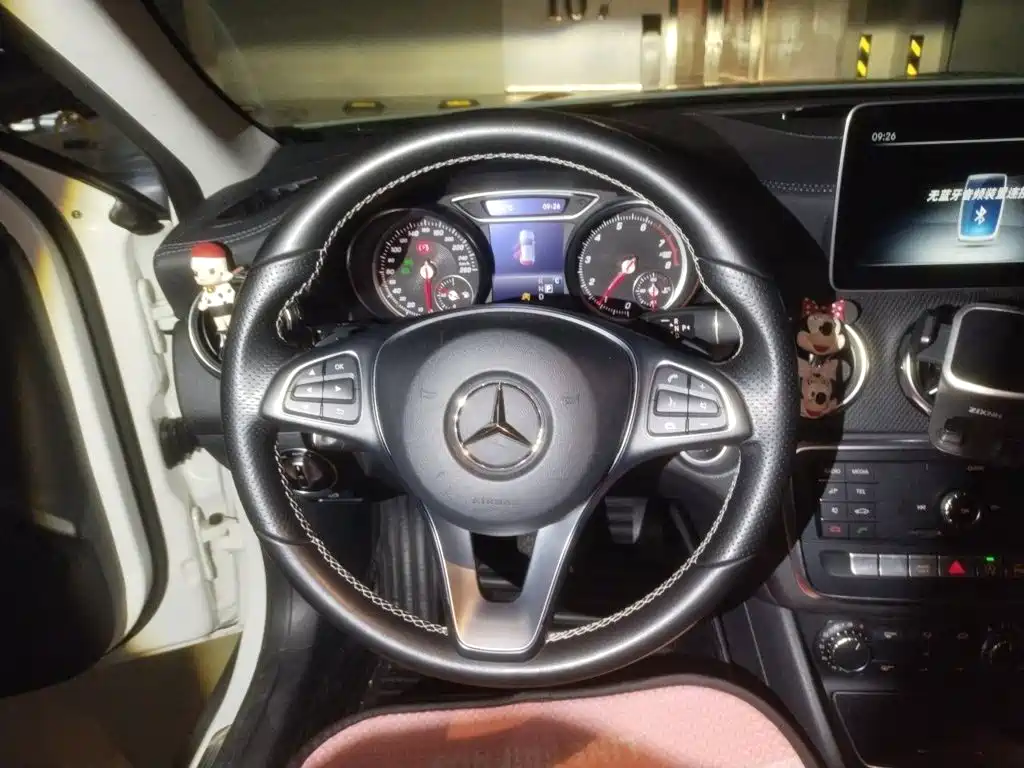 Mercedes-Benz GLA — фото 6