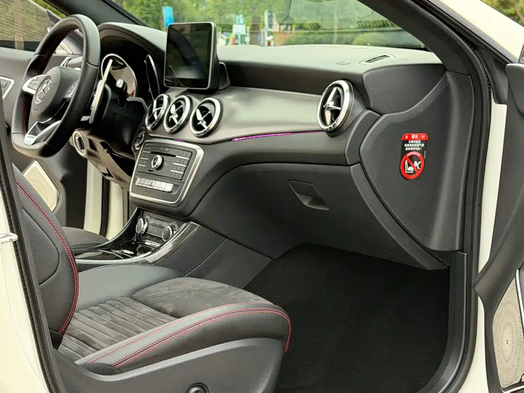 Mercedes-Benz CLA (Import) — фото 13