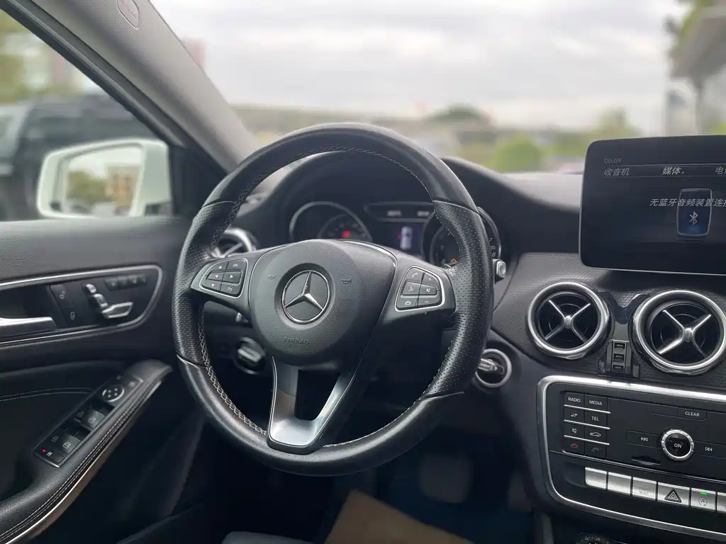 Mercedes-Benz GLA — фото 13