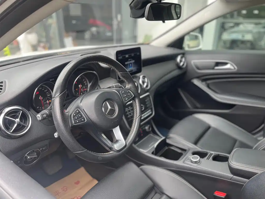 Mercedes-Benz GLA — фото 7