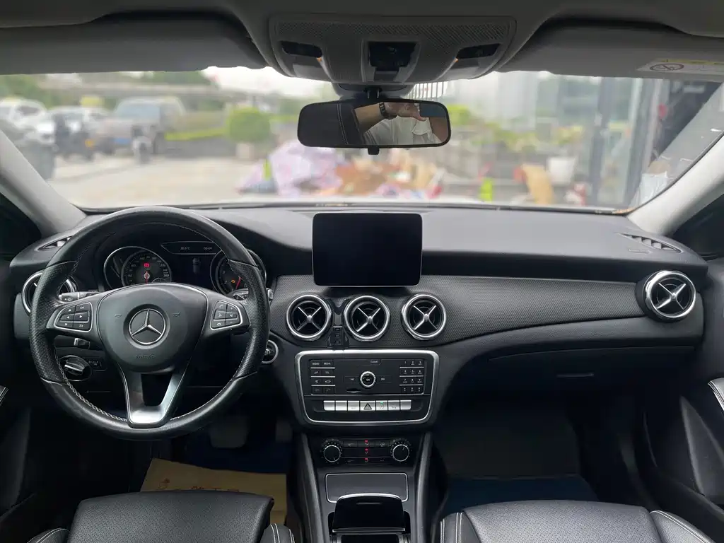 Mercedes-Benz GLA — фото 9