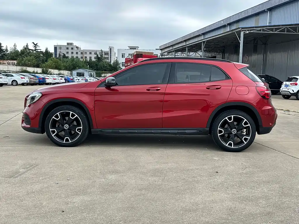 Mercedes-Benz GLA — фото 12