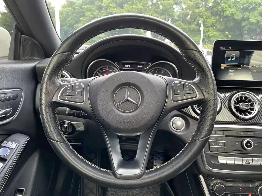 Mercedes-Benz CLA (Import) — фото 17
