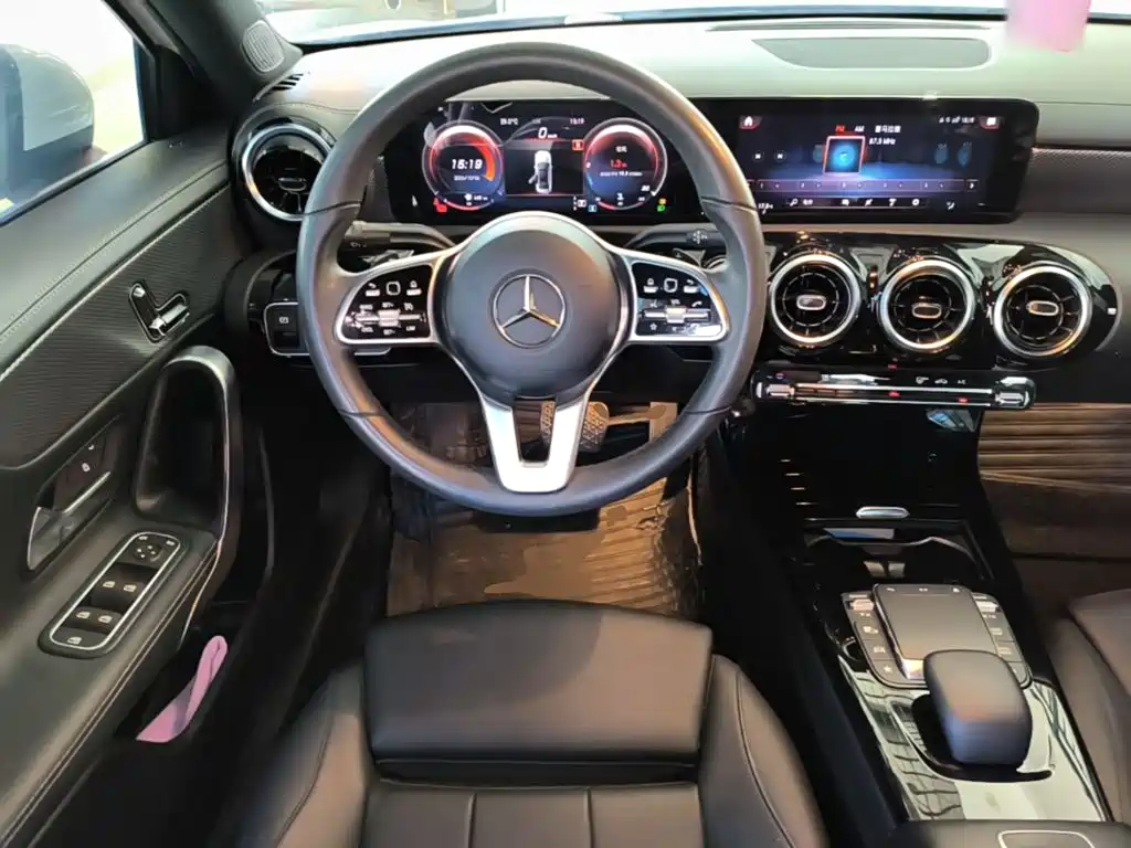 Mercedes-Benz A-Class — фото 11