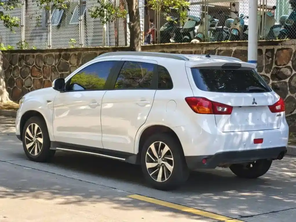 Mitsubishi ASX — фото 9