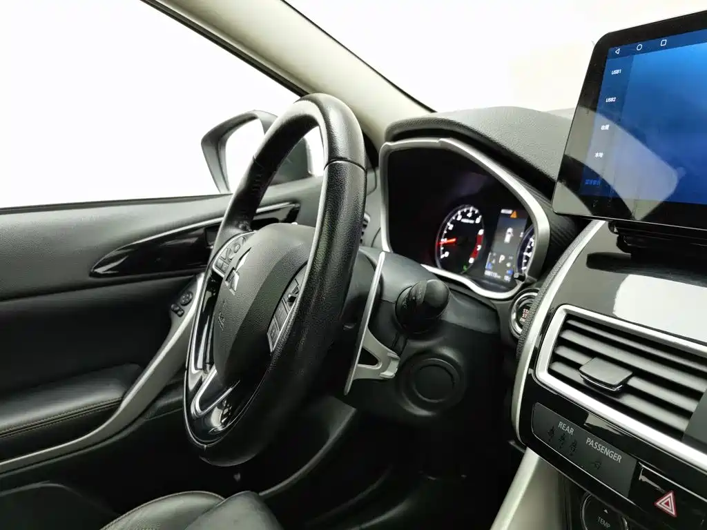 Mitsubishi Eclipse Cross — фото 22