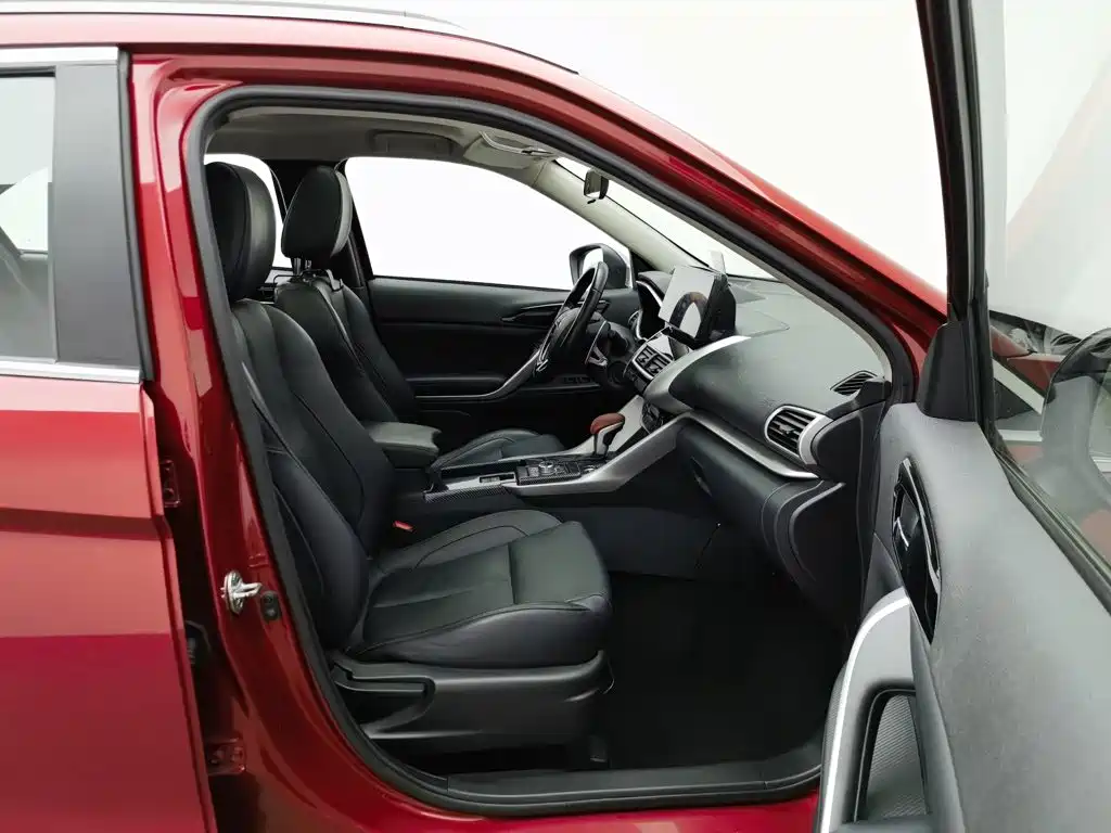 Mitsubishi Eclipse Cross — фото 23