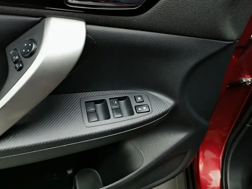 Mitsubishi Eclipse Cross — фото 9